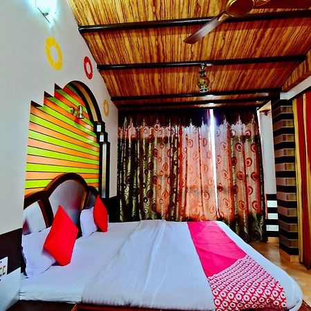 מנדי Oyo 26909 Hotel Paras מראה חיצוני תמונה