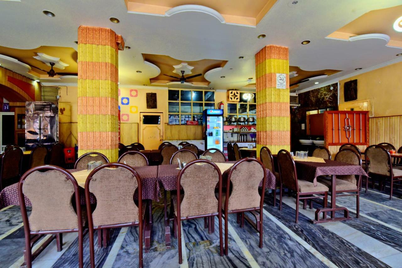 מנדי Oyo 26909 Hotel Paras מראה חיצוני תמונה
