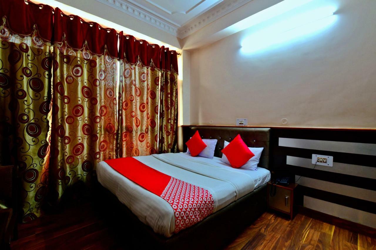מנדי Oyo 26909 Hotel Paras מראה חיצוני תמונה