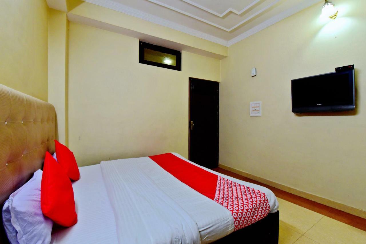 מנדי Oyo 26909 Hotel Paras מראה חיצוני תמונה