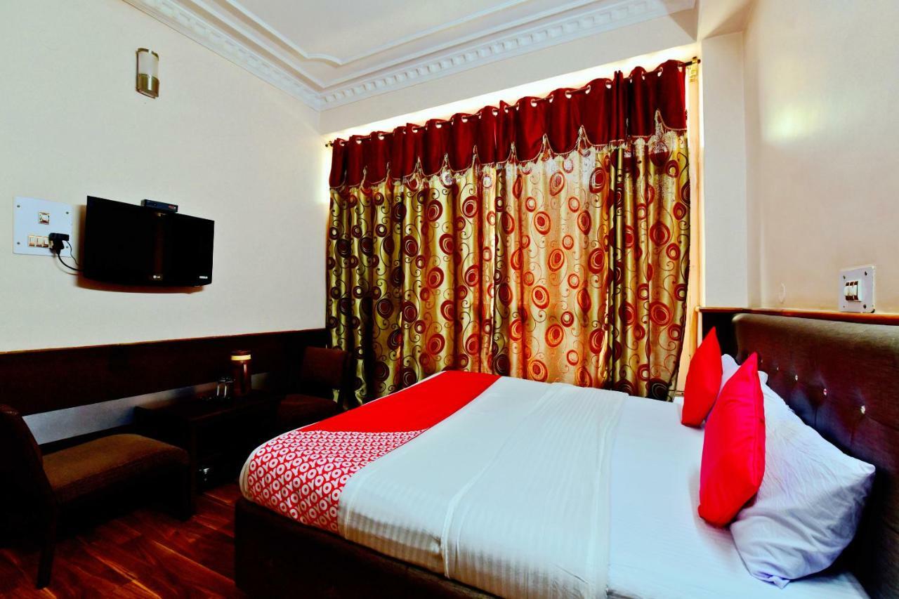 מנדי Oyo 26909 Hotel Paras מראה חיצוני תמונה