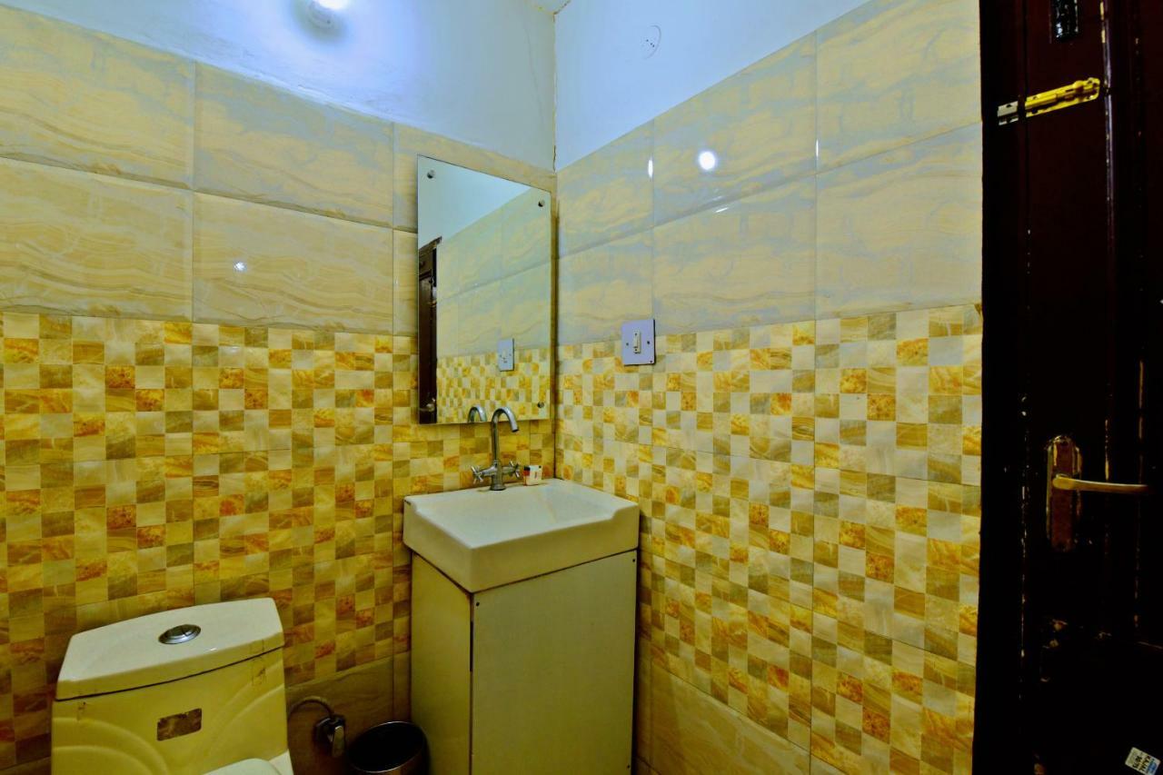 מנדי Oyo 26909 Hotel Paras מראה חיצוני תמונה