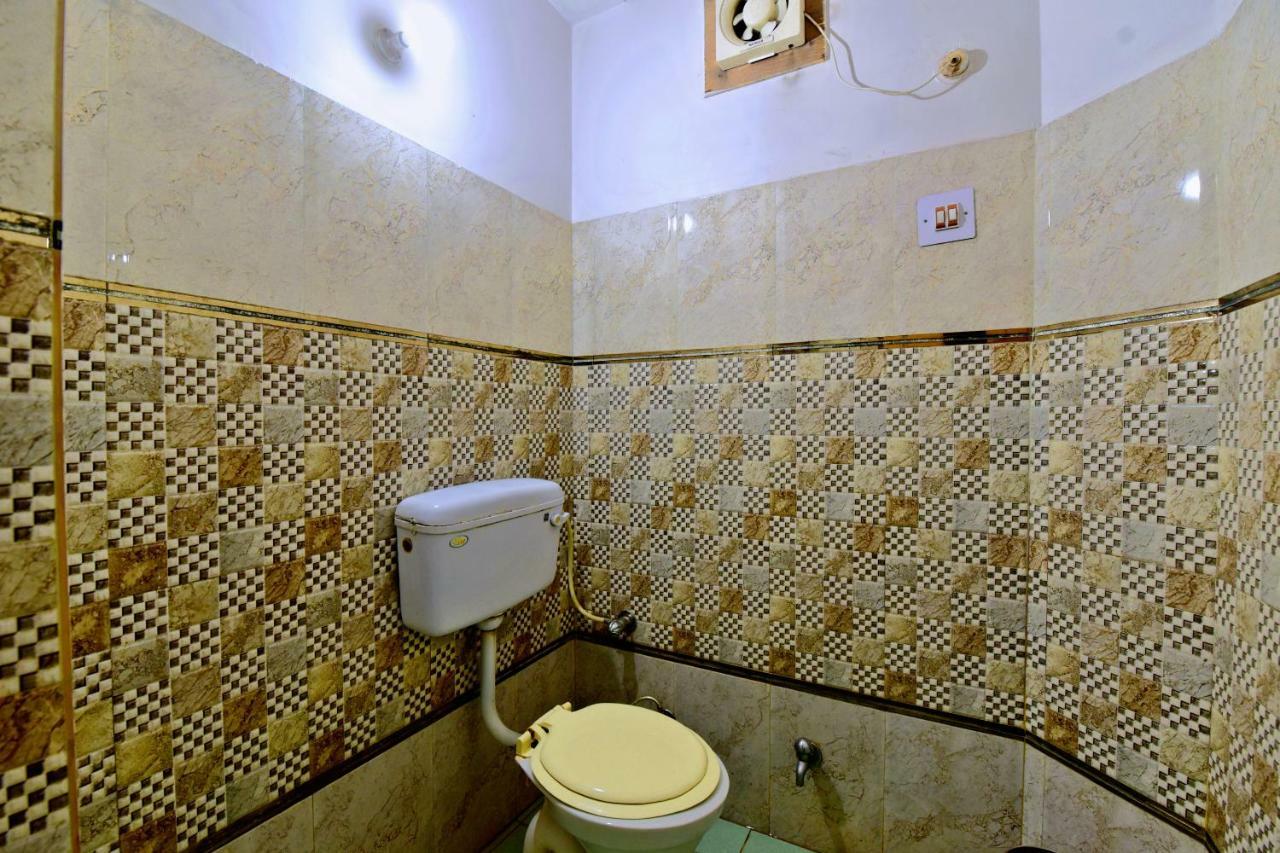 מנדי Oyo 26909 Hotel Paras מראה חיצוני תמונה