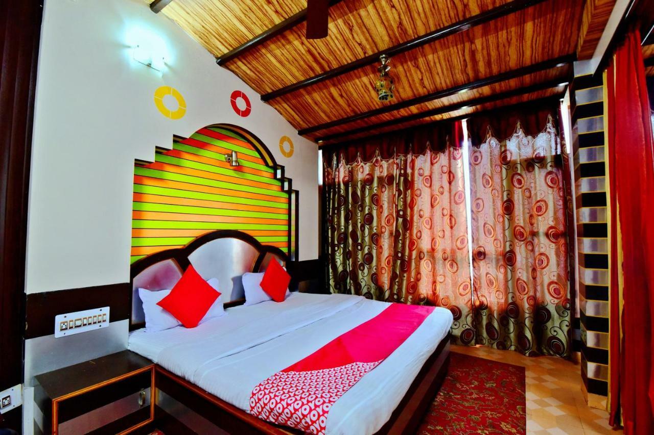 מנדי Oyo 26909 Hotel Paras מראה חיצוני תמונה