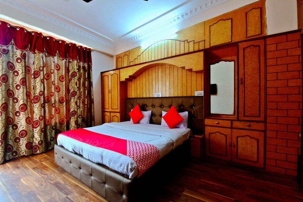 מנדי Oyo 26909 Hotel Paras מראה חיצוני תמונה