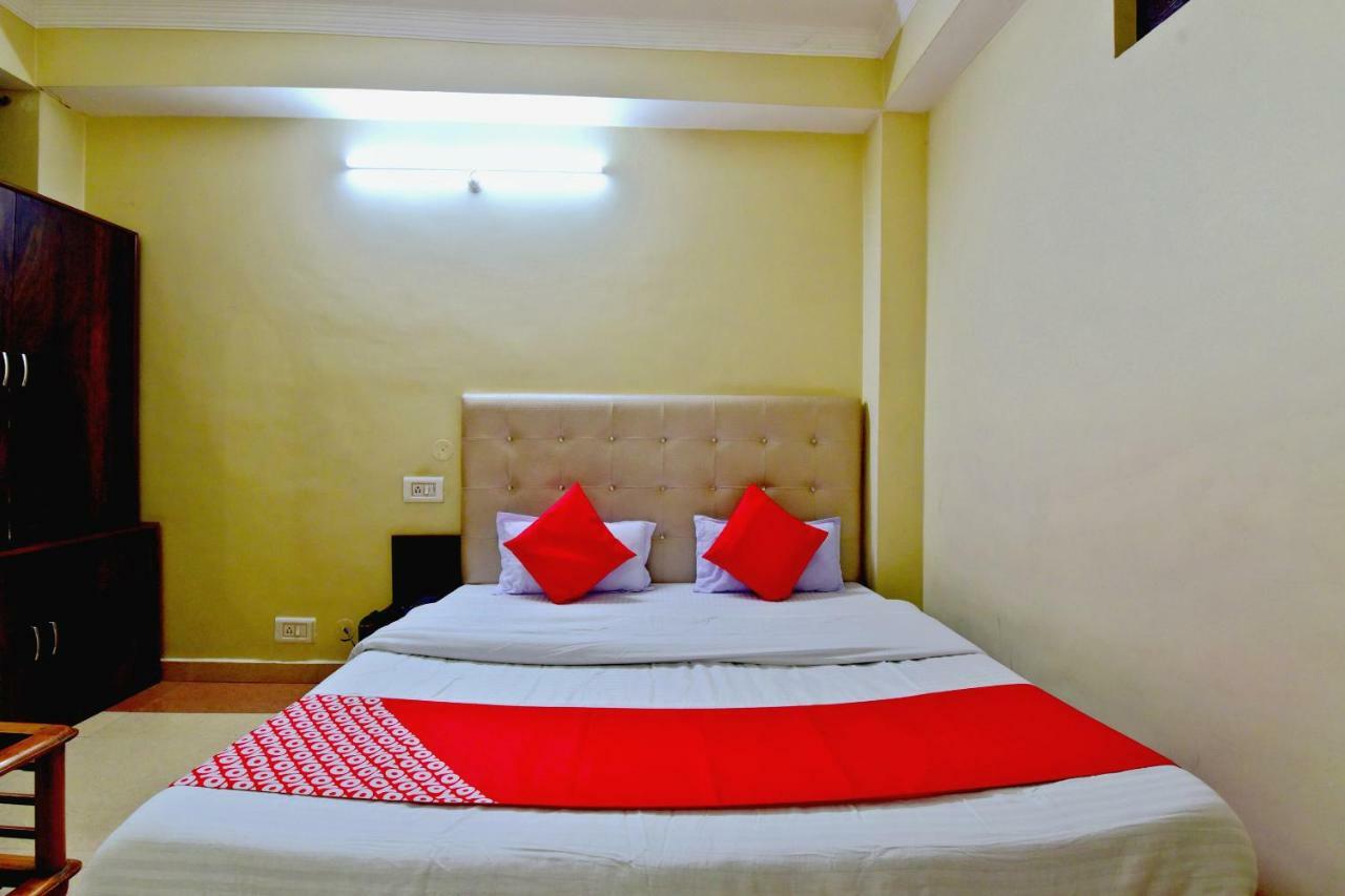 מנדי Oyo 26909 Hotel Paras מראה חיצוני תמונה